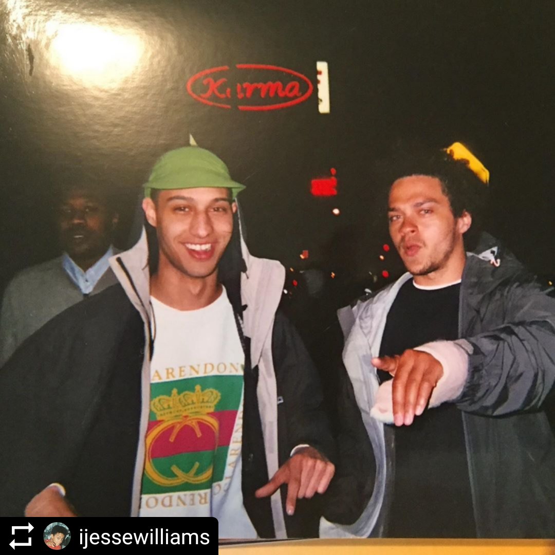 merluca2019's tweet photo. #Repost @iJesseWilliams
•  •  •  •  •
Back inna days, roamin’ nyc after dark w @lotorious, @jamesohh and a broken left thumb from yammin* mad hard on 2 dudes then getting my legs clipped out from under me and crashing to the asphalt on it *missing a layup.
🏀 is life. https://t.co/nqiwnjD5Jj
