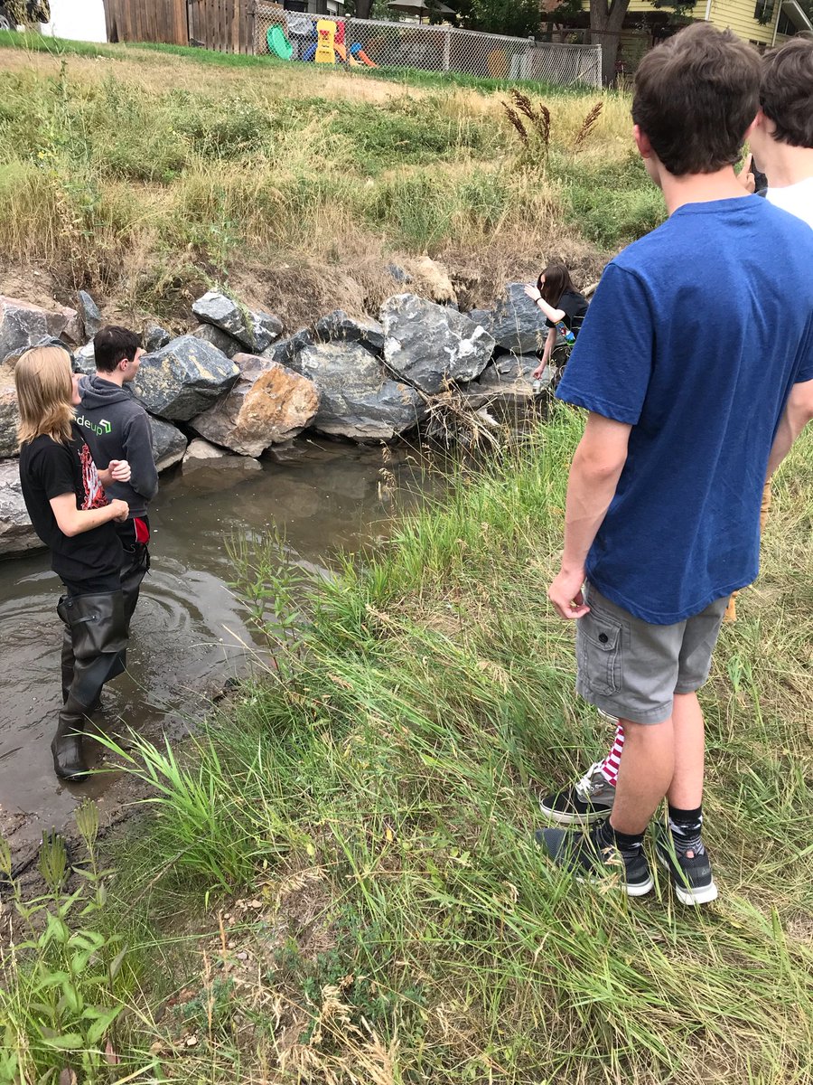 Advanced Studies in Water Quality students on a field experience today collecting water samples for @riverwatchco #awestwqm #cte #jeffcogenerations @AWestNow1 @COJasonGlass