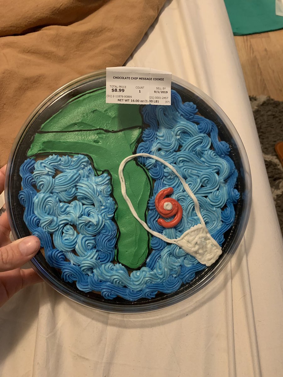 JoogSquad's tweet photo. YO I THOUGHT THIS WAS A JOKE... They actually be selling these cakes in Florida!!!🙄 https://t.co/mGDJa35DDB