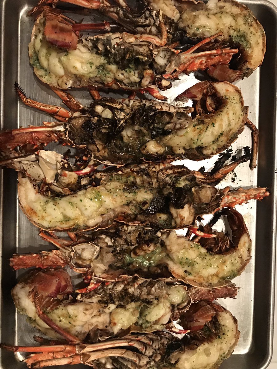 JustABahamian's tweet photo. Whole Roasted Spiny Lobster, Smoked Ribs 👅👅👅 #grillin #summertime #mybrilandlife #bigreenegg https://t.co/ct4Pf1mzm9