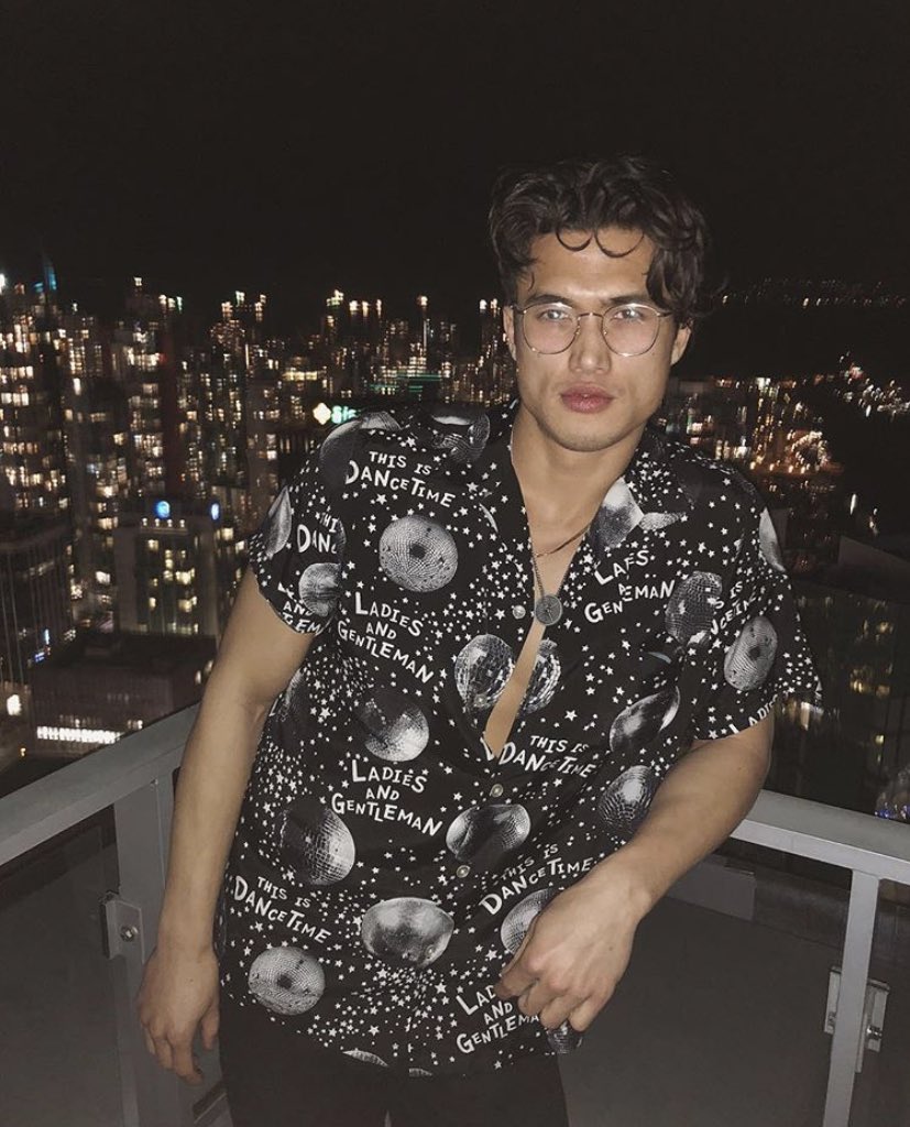 NiXONN0TRiCHARD's tweet photo. @.SAMSAMMYSAMI: if someone doesn't call nixon handsome squidward once i'm calling the police. #MINCOUPLE2k19 https://t.co/MxyGDqJUiC