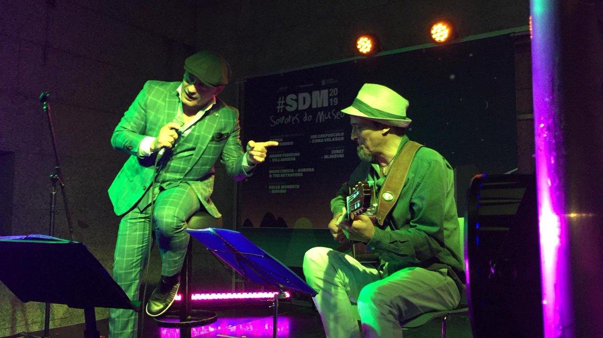JuanRivasmusica's tweet photo. Hoy cerramos el ciclo #SDM2019 “Solpores do Museo” en Vigo, @museodomar organizado por @conscultura con @estrellagalicia @radio3_rne @elpais_retina con un enorme @zenetoficial y una propuesta maravillosa y muy especial como @bliusvai, ha sido un lujo ser parte https://t.co/f2TiNmBITh