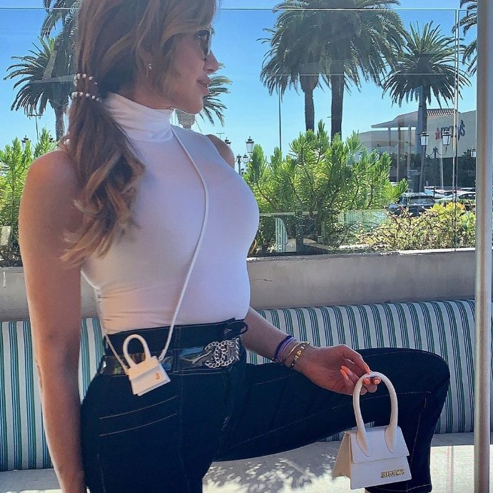 IovyChic's tweet photo. Le chiquito and le petite chiquito are the perfect accessories in today’s fashion world! And also an excuse to put nothing in them except your mini gloss and some Advil! https://t.co/6nyk8w0ScK