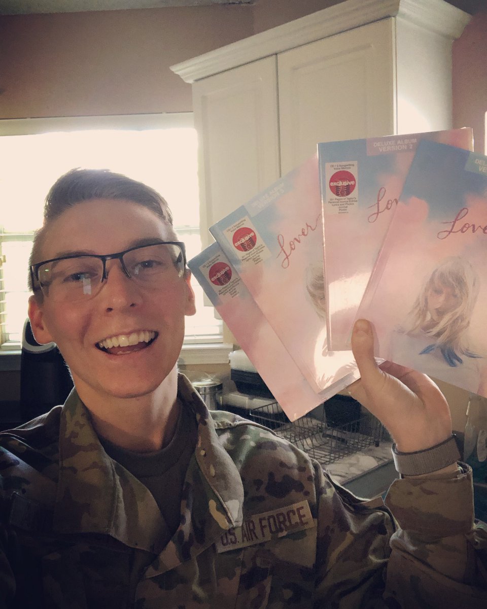 fuckinjustinee's tweet photo. @taylorswift13 @taylornation13 such an iconic album. The Airforce thanks you. 🤩 #Lover https://t.co/y3Vl4IKfEC