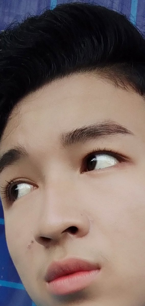 ETirayza's tweet photo. အနီကပ္ဆြဲေဆာင္မူ....😍😍😍 https://t.co/6X8dJNQCYs
