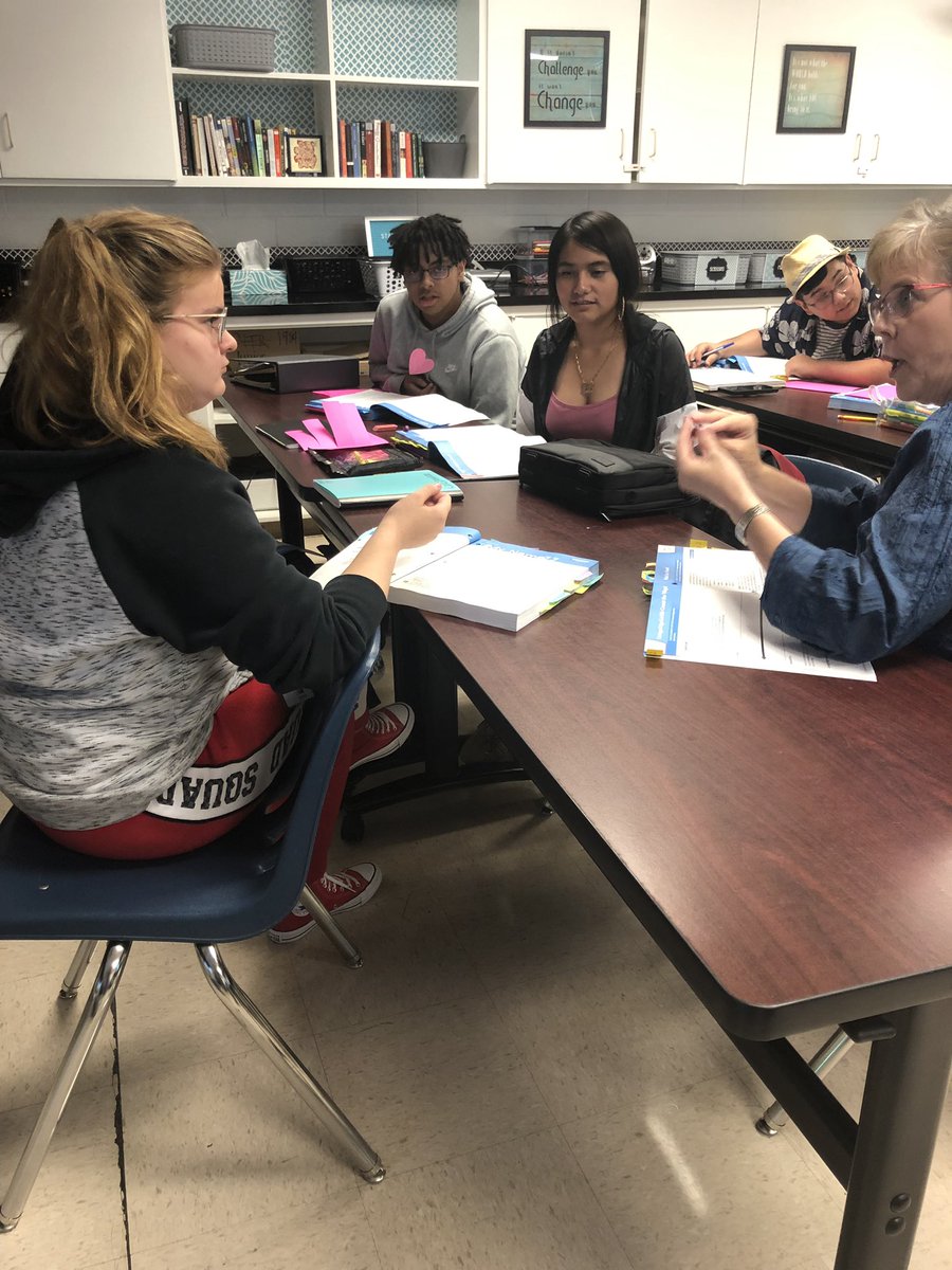 CBaucom1972's tweet photo. Collaboration and DIDLS! Learning Voice and Author’s Purpose! @echstylerisd @tylerisdlearn @TISDELAR612 https://t.co/EJGIEQmwLN