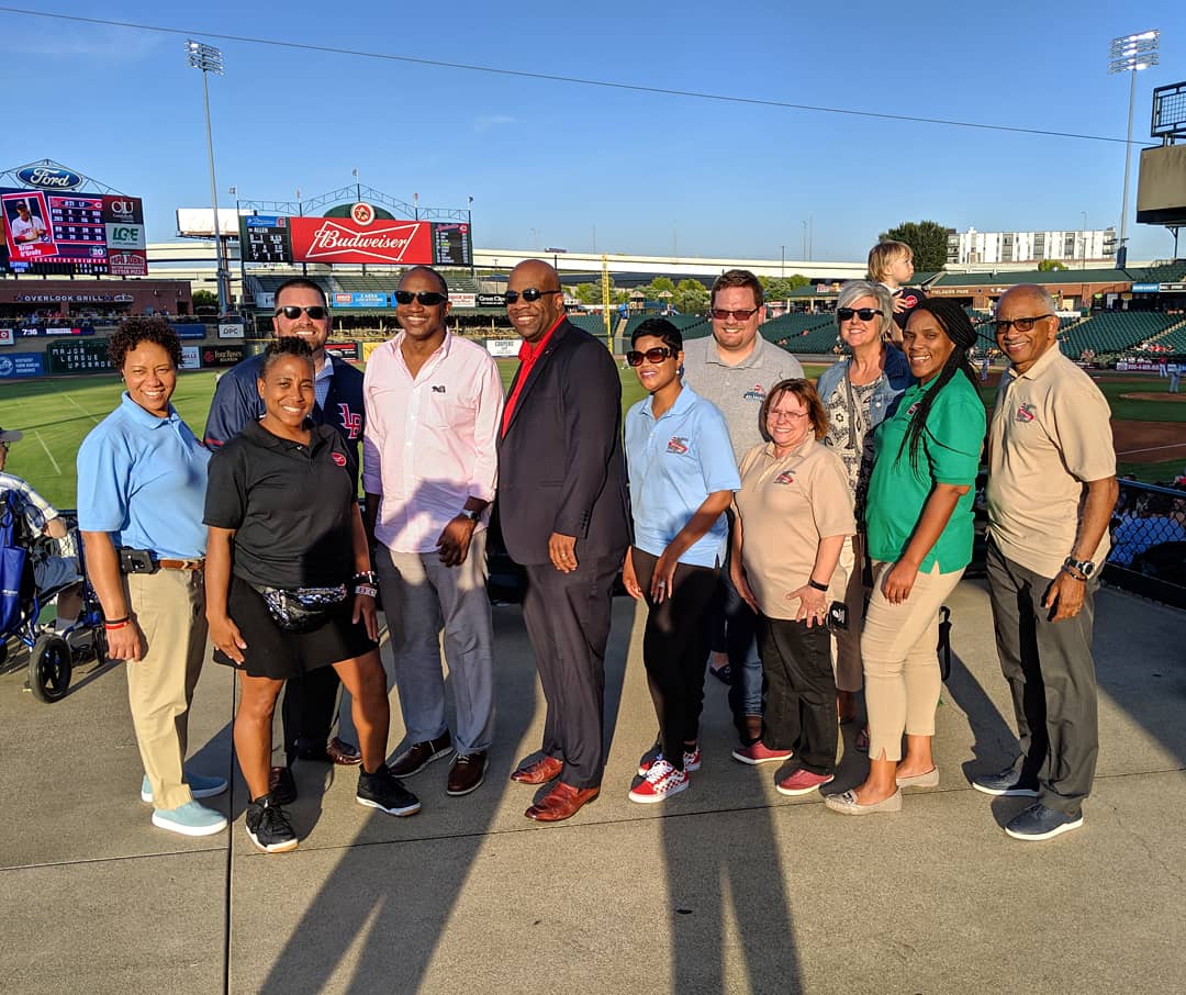 ridetarc's tweet photo. Enjoying this beautiful day at the @LouisvilleBats game with our former board chair, Cedric Powell. Thank you for a great 1οΈβ£5οΈβ£ years Cedric. Also, thank you to the Louisville Bats for celebrating our 45 years tonight with them. #TARC45 #45in45 https://t.co/XwINMrdbvn