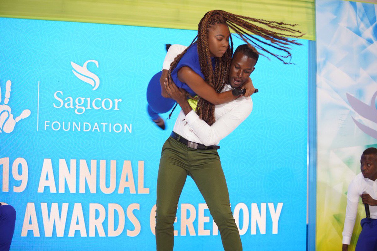 SagicorJa's tweet photo. Today @theashecompany made our scholars feel like stars with their medley dedicated to our awardees. Over 100 scholars received $13.1 Mn to assist their educational pursuits for the upcoming school year. That’s #NextLevel. #SagicorFoundation #SagicorScholars #NextLevelScholars. https://t.co/cgaGUJLpwt