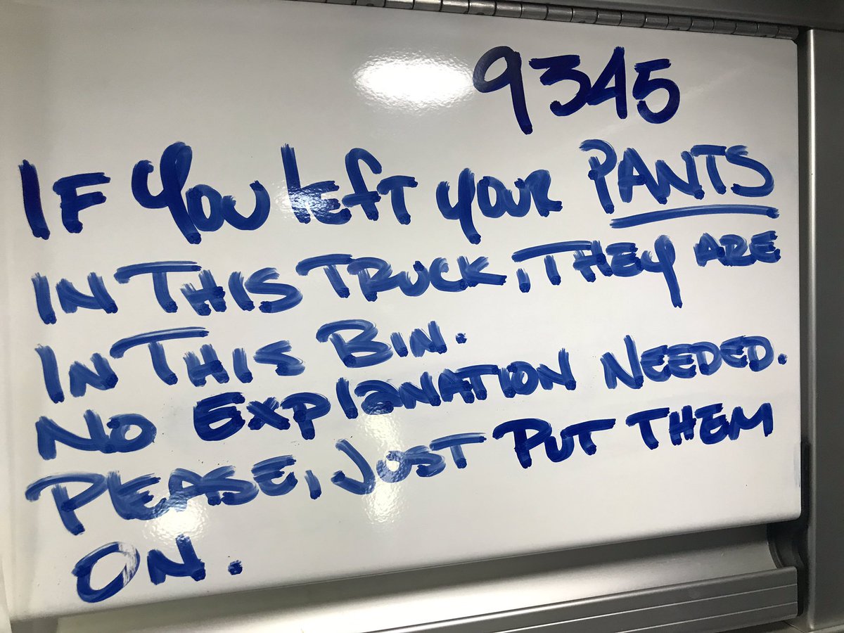 abc7leanne's tweet photo. Things you see in #newsvans
🤔🤔🤔 #missingpants https://t.co/6ycL1U1Nak