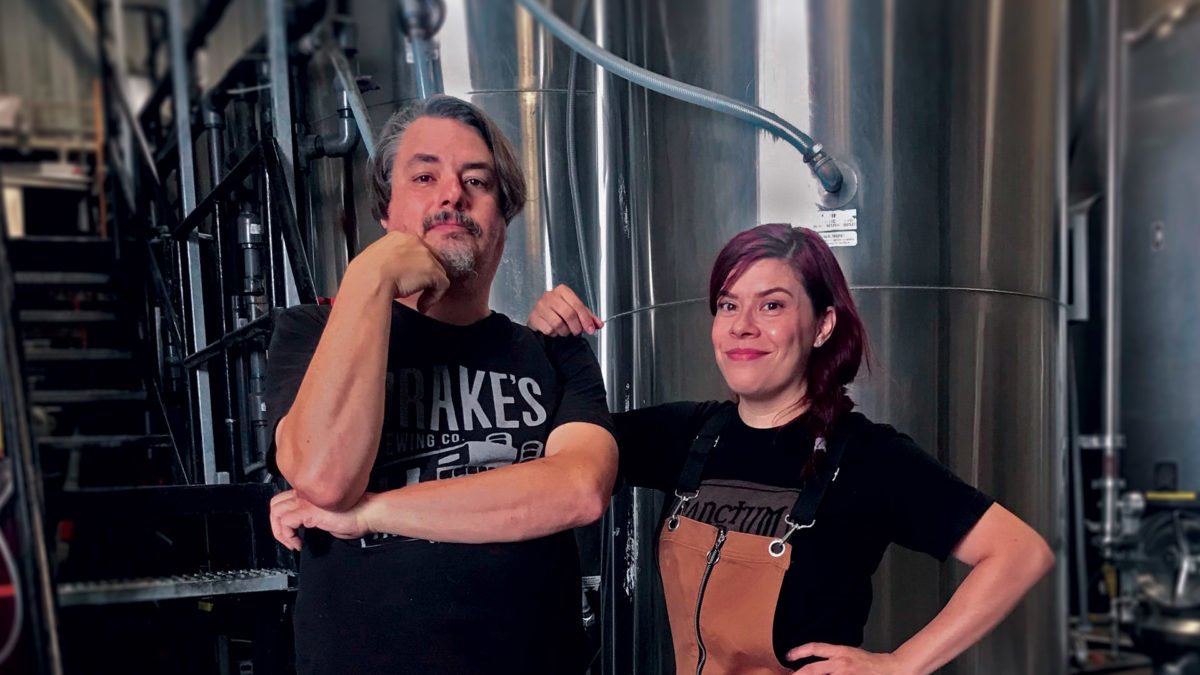 DrakesDBH's tweet photo. Low Rye’der Dark Rye Ale is a collaboration with our friends at @SanctumBrewCo 🍻🖤 Read Brewmaster Gillooly’s take on the beer, then come in and drink some while it lasts. Limited release! https://t.co/0V25Aeq9OS https://t.co/nfpUyTFHXQ