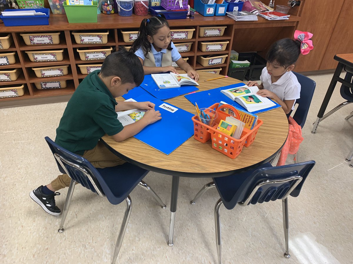 LmolivoM's tweet photo. Today a reader, tomorrow a leader.
Building our Stamina.                            🎉 8 minutes 🎉.              #MarcellaELEM @edwards_demedia @nparedes2000 https://t.co/VycylIRU6m