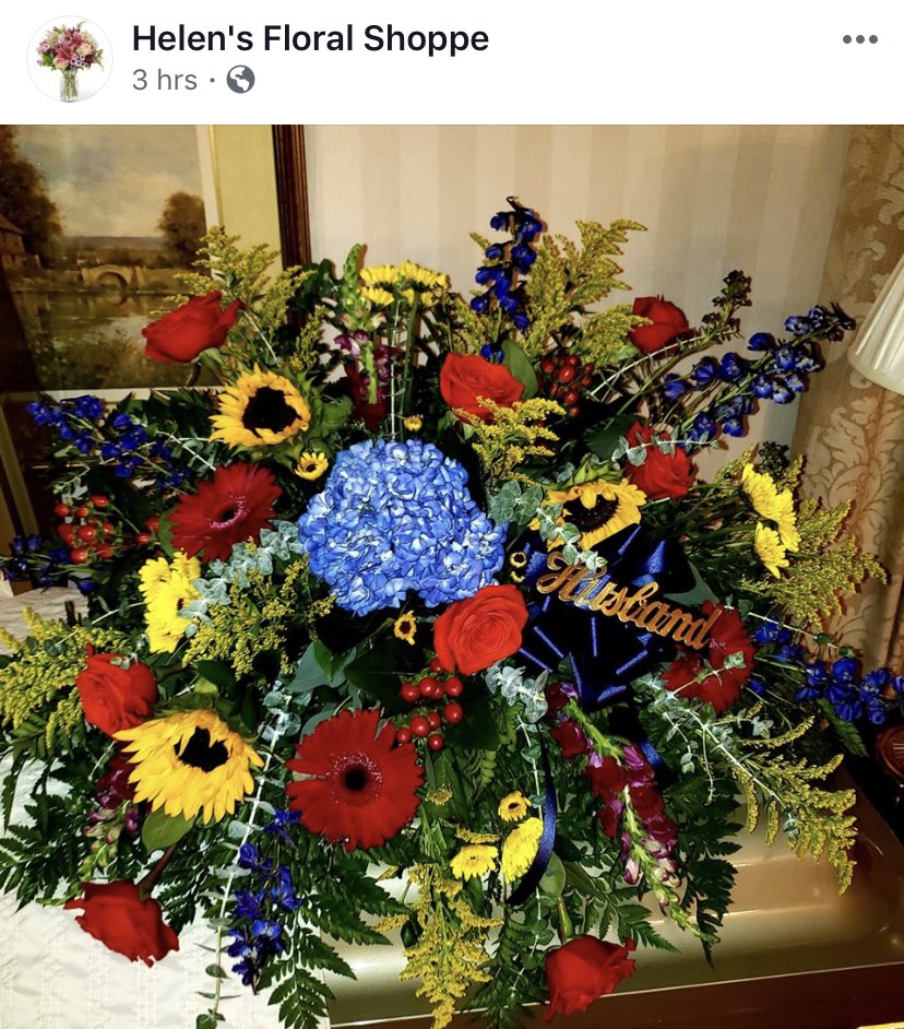 danielledege's tweet photo. Family owned & operated, donโt forget about Helenโs Floral Shoppe in #DowntownPhillipsburg. I hear they even have #Stateliner ๐! Check out this bright bouquet๐ posted today.
#ShopLocal #ExploreWarren https://t.co/6397wKHtvV