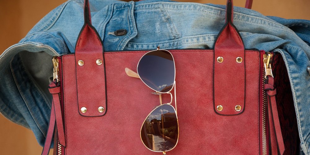 Isn't it cool?
Obliq OPTICAL -- everyone's favorite. Check out our collection at obliqoptical.com

#sunglasses #obliqoptical #sunglasseslovers #sunglassestyles