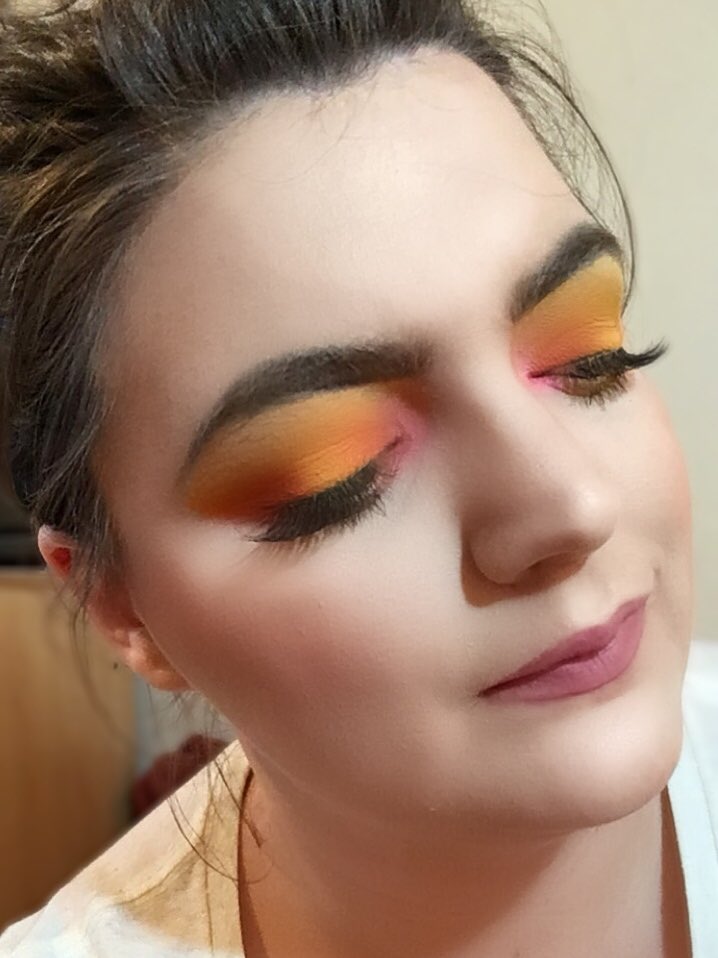beautybybetsey's tweet photo. So as soon as I saw this look by @Lisa_Eldridge on @Caradelevingne for the premier of Carnival Row, I knew that I just had to try and recreate it. I love how these colours turned out.

#mua #makeup #makeupartist #mylisalook #MakeupObsessionPRList 
@MakeupRVLTN @ObsessionLDN_ https://t.co/nBmRBCrRzj