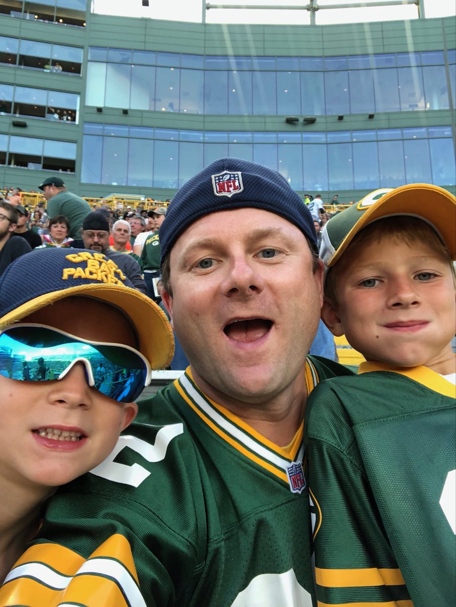 holton1021's tweet photo. #GetLoudLambeau https://t.co/iTtP5WKdDp