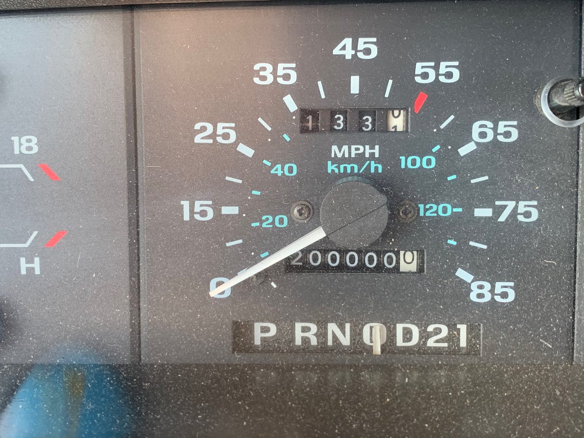 darin_schroeder's tweet photo. This sexy bastard just turned 25 and 200,000 miles. 🍻  #originalowner 
@Ford #Ranger https://t.co/EUBOK28ty3