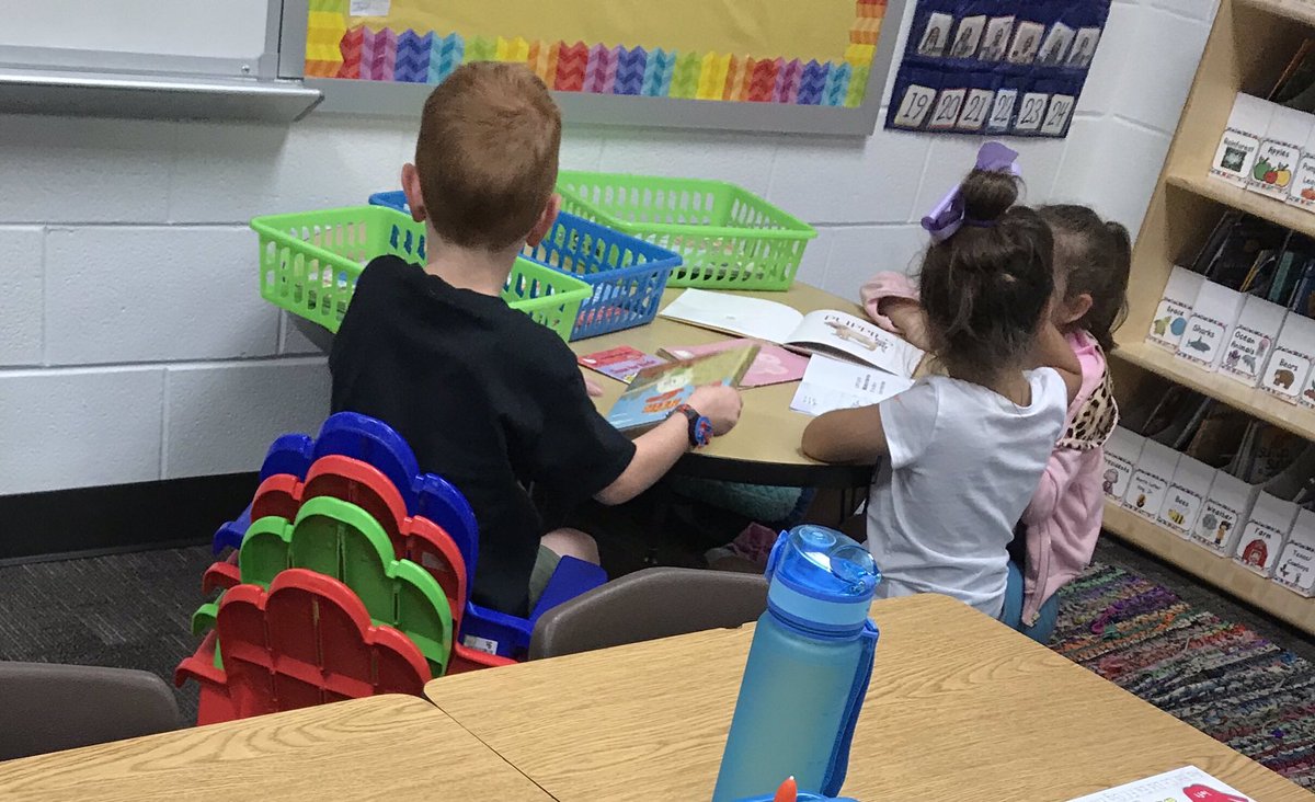 criswelljenn45's tweet photo. We are loving just right reading time! ❤️@HumbleISD_PFE #onegiantleappfe https://t.co/xEg8pMeOwU