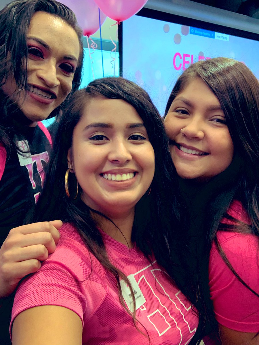 Thankful for these amazing leaders that have invested in my development! Feels truly amazing to have graduated from the LDP program & even more to have met some incredible people i now consider part of my T-Mobile Family! 
#Roots #TmobileFamily #Thankful