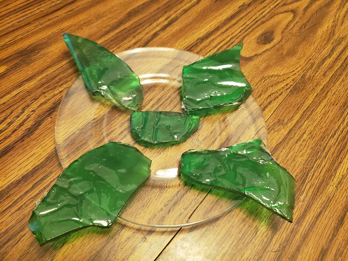 CritSnacks's tweet photo. So many uses, so much potential. But what do we really know about Refined Residuum? While our knowledge might be opaque let's hope the Kiln can clear up a secret from this enigmatic material, and bring Caduceus closer to his goals.
#CriticalRole #themightynom @executivegoth https://t.co/oxe1MeLVrA