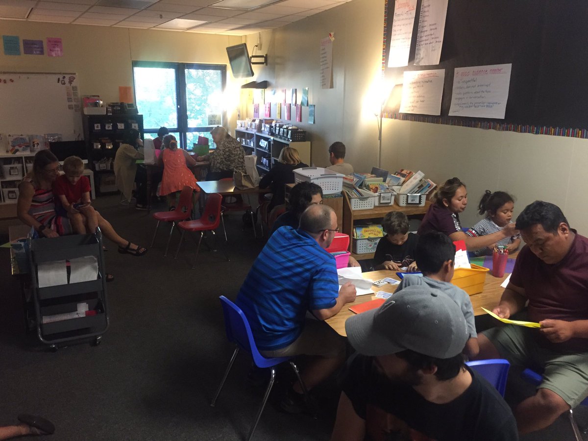 MsWDWEClass's tweet photo. Amazing turn out tonight for curriculum night! Thank you parents and students for playing and learning Math games! We also loved engaging in conversation around our books and reading life! https://t.co/TOvVyKX0mb