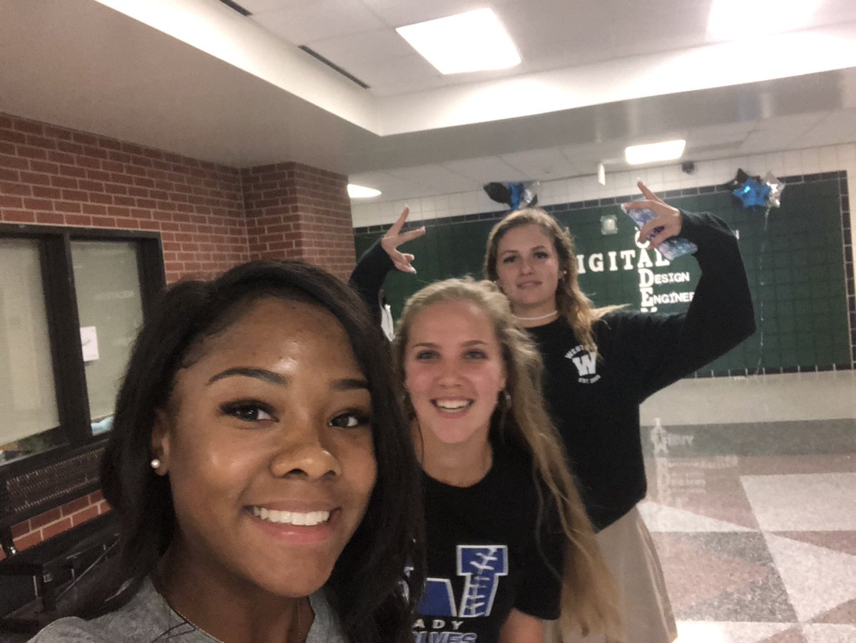 Westside_SFTBL's tweet photo. 7th period softball on their 2nd annual team bonding photo scavenger hunt!
๐ฅ
๐ธ
๐บ
#south2 #somethingbroken #huggingatree #photoscavengerhunt #teambonding #softball @westsidehigh
@ClarisaaZap @alyssaolivia24 @NailahHaywood @autumngnaeee https://t.co/i6YRrWxHIb