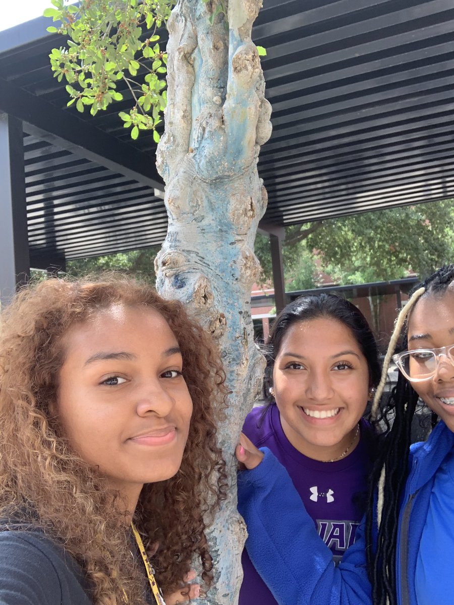 Westside_SFTBL's tweet photo. 7th period softball on their 2nd annual team bonding photo scavenger hunt!
๐ฅ
๐ธ
๐บ
#south2 #somethingbroken #huggingatree #photoscavengerhunt #teambonding #softball @westsidehigh
@ClarisaaZap @alyssaolivia24 @NailahHaywood @autumngnaeee https://t.co/i6YRrWxHIb