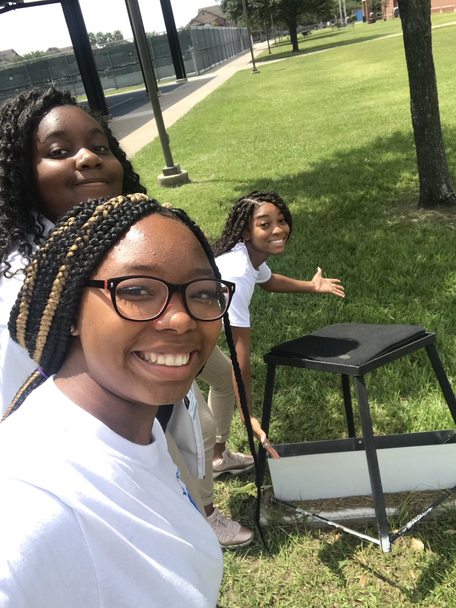 Westside_SFTBL's tweet photo. 7th period softball on their 2nd annual team bonding photo scavenger hunt!
๐ฅ
๐ธ
๐บ
#south2 #somethingbroken #huggingatree #photoscavengerhunt #teambonding #softball @westsidehigh
@ClarisaaZap @alyssaolivia24 @NailahHaywood @autumngnaeee https://t.co/i6YRrWxHIb