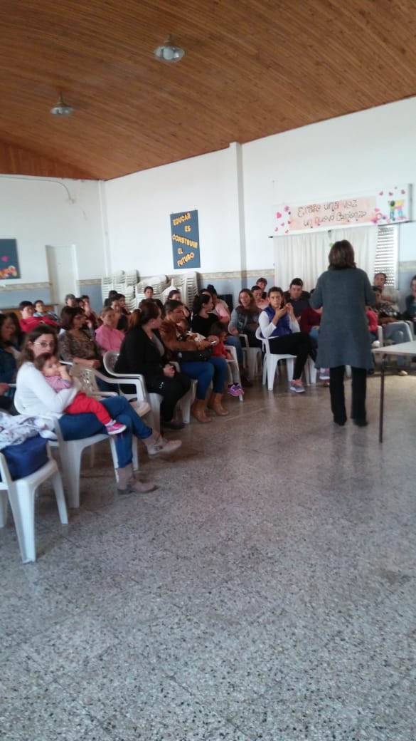 AlbertiRegion15's tweet photo. ABC padres EP N 1 un espacio para dialogar y proponer mejoras en la educación de los niños. Gracias por la participación!!!@JefaturaR15 @BAeducacion @15Alberti https://t.co/CubXPAvxoR