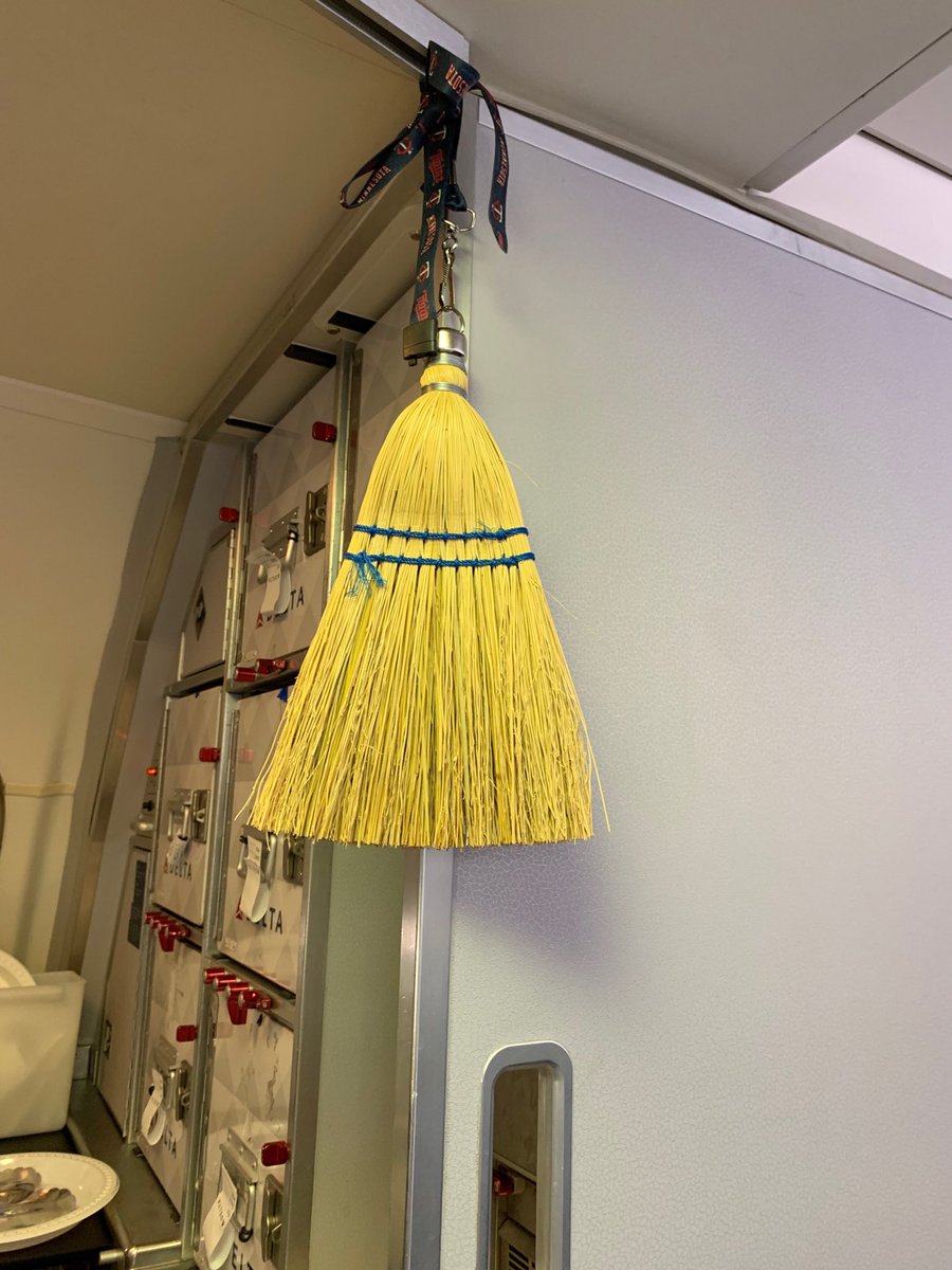 CoryProvus's tweet photo. Another flight. Another broom. #MNTwins https://t.co/jtY77T7dMU