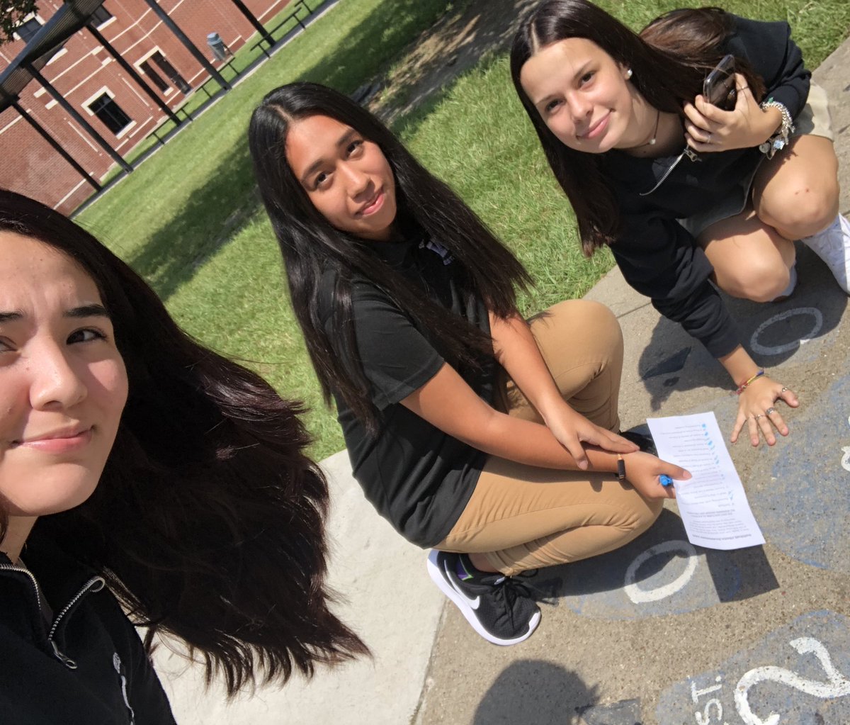 Westside_SFTBL's tweet photo. 6th period softball on their 2nd annual team bonding photo scavenger hunt!
๐ฅ
๐ธ
๐บ
#softball #culinaryroom #2000pawprint #huggingatree #photoscavengerhunt #teambonding #softball @westsidehigh @_qveenbria_ @lailalise @Michellegslm @Yalitzy7 https://t.co/MRu2Ko7bJ0