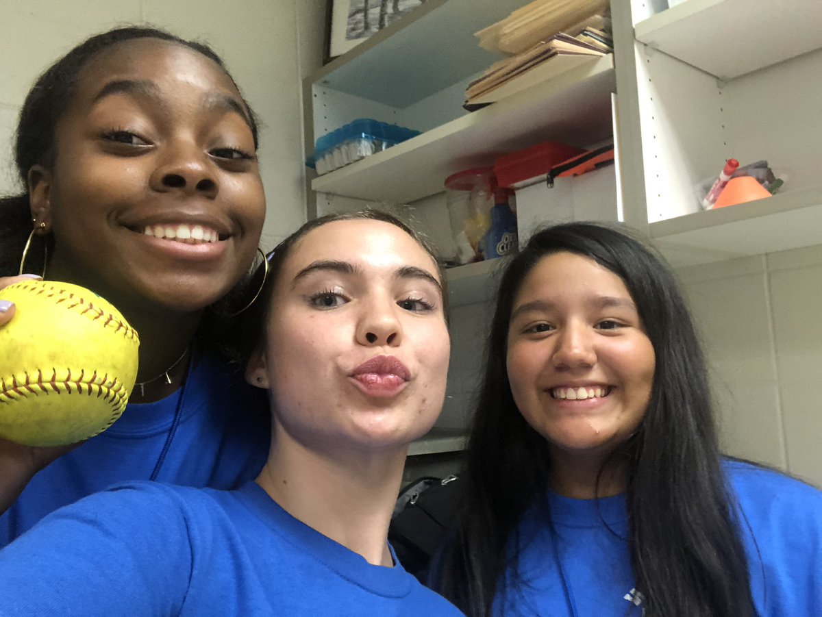 Westside_SFTBL's tweet photo. 6th period softball on their 2nd annual team bonding photo scavenger hunt!
๐ฅ
๐ธ
๐บ
#softball #culinaryroom #2000pawprint #huggingatree #photoscavengerhunt #teambonding #softball @westsidehigh @_qveenbria_ @lailalise @Michellegslm @Yalitzy7 https://t.co/MRu2Ko7bJ0