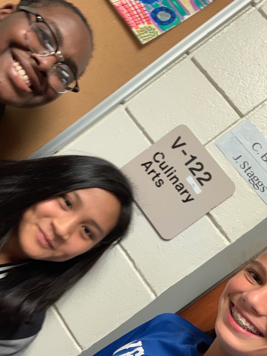 Westside_SFTBL's tweet photo. 6th period softball on their 2nd annual team bonding photo scavenger hunt!
๐ฅ
๐ธ
๐บ
#softball #culinaryroom #2000pawprint #huggingatree #photoscavengerhunt #teambonding #softball @westsidehigh @_qveenbria_ @lailalise @Michellegslm @Yalitzy7 https://t.co/MRu2Ko7bJ0