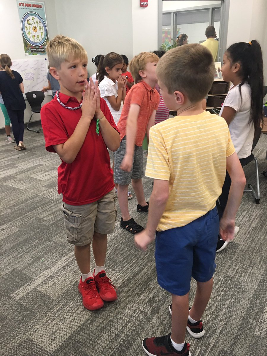 MrsSarkovics's tweet photo. We created an inner and outer circle during writer’s workshop to help us practice our best storyteller voices.  @NBEbulldogs #BulldogsConnect https://t.co/DpBLYs2ODT