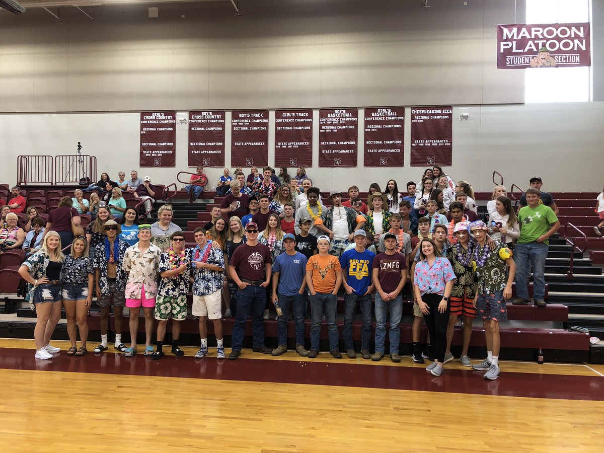 #HawaiianNight #numberonefans #musketeerpride #redbudhs #redbud132 @MoCoIndependent <a href="/rbhsvball/">Red Bud Volleyball</a> <a href="/FanRbhs/">RBHS FAN SECTION</a> <a href="/RBHSFANCLUB/">RBHS STUDENT SECTION</a>