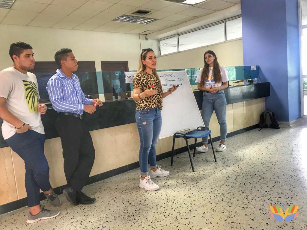 funsamecolombia's tweet photo. ¿Trabajas en equipo?👨‍👩‍👧‍👦 En #FUNSAME escuchamos a nuestros voluntarios y tomamos decisiones que nos permitan seguir con la lucha por la dignidad del paciente psiquiátrico ❤️ https://t.co/JjtncOWxzm