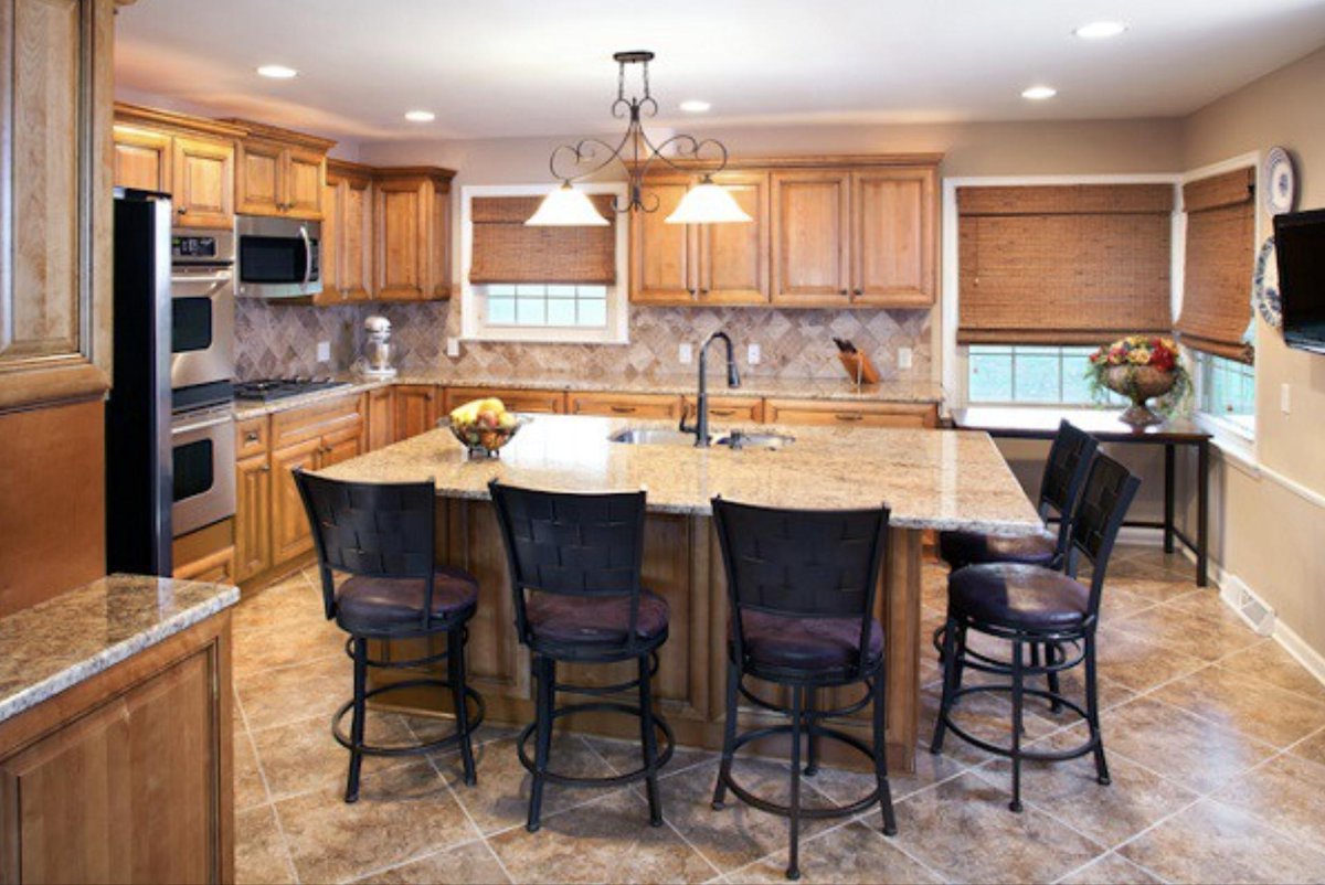 AmbianceWindow's tweet image. #FeatureFriday! These woven wood roman shades complement this kitchen decor with a warm and rich texture! 

📸For more inspiration, check out our portfolio: bit.ly/2Wvjsd9

#Omaha #HomeDecor #HunterDouglas #HomeImprovement