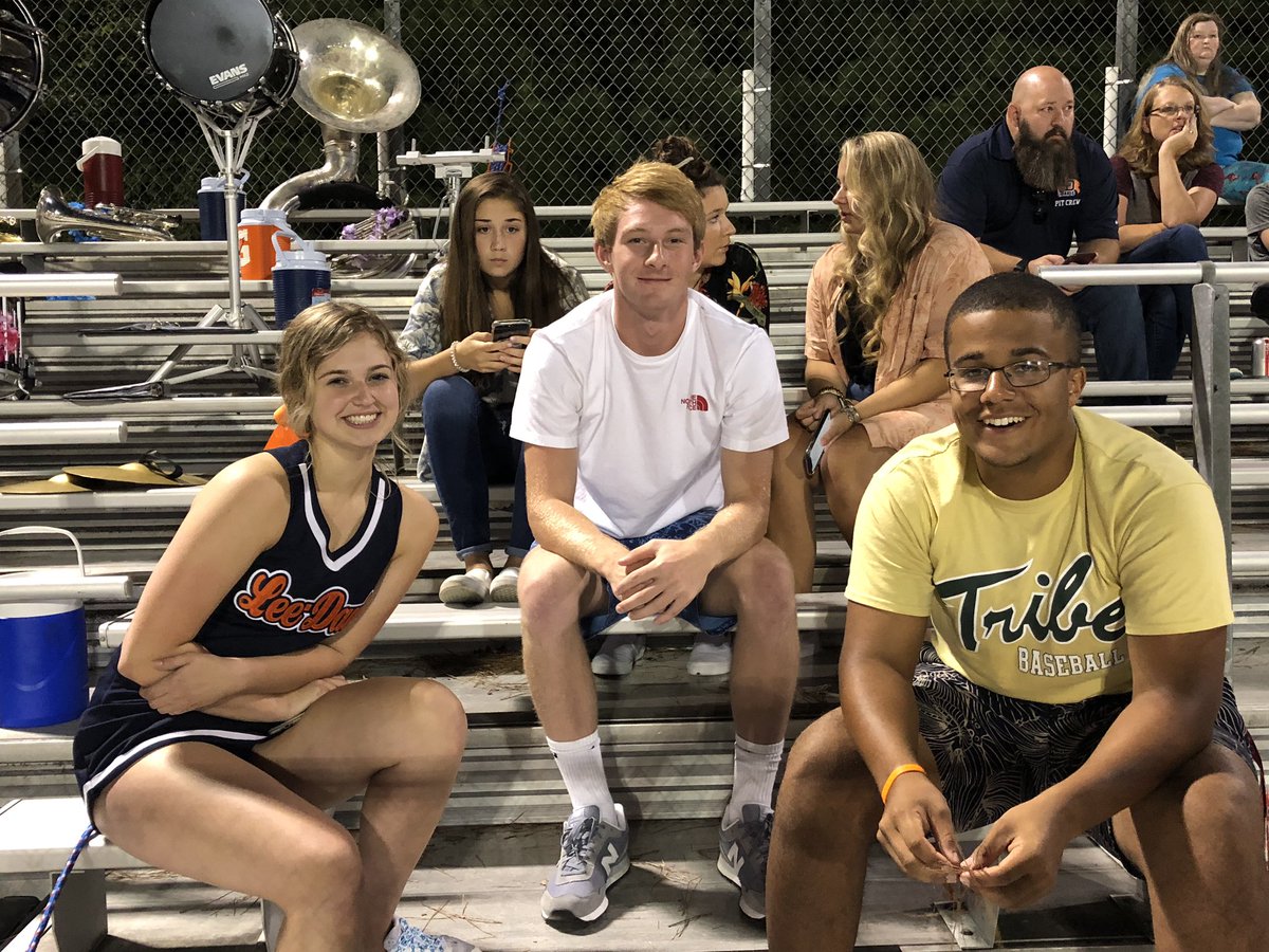 M_villeHS's tweet photo. Halftime! Friends catching up during the break. https://t.co/mjppjyulWX