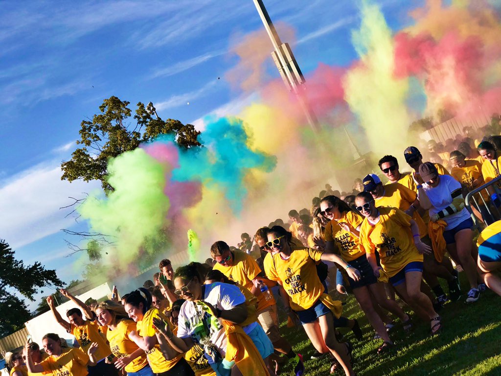 MSURacers's tweet photo. GOLD RUSH 2019
❤️💚🧡💙💛

#ShoesUp 🏇🏼🏈 https://t.co/rEfLhPYx0J