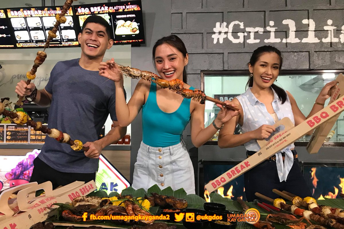 ukgdos's tweet photo. Tara na't mag foodtrip! 😋 Kaway-kaway sa mga mahilig sa barbeque! 🍢 Paniguradong mabubusog kayo sa isang metrong barbeque na tinikman ng #UKGSquad na sina Roxy, Martin, and Pat sa isang kainan sa San Juan City! 🍡🍢 https://t.co/omiNW64ltU