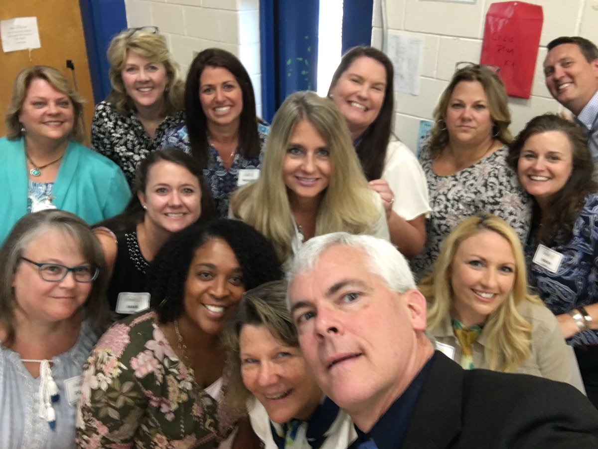 Kelly Kent tweet media