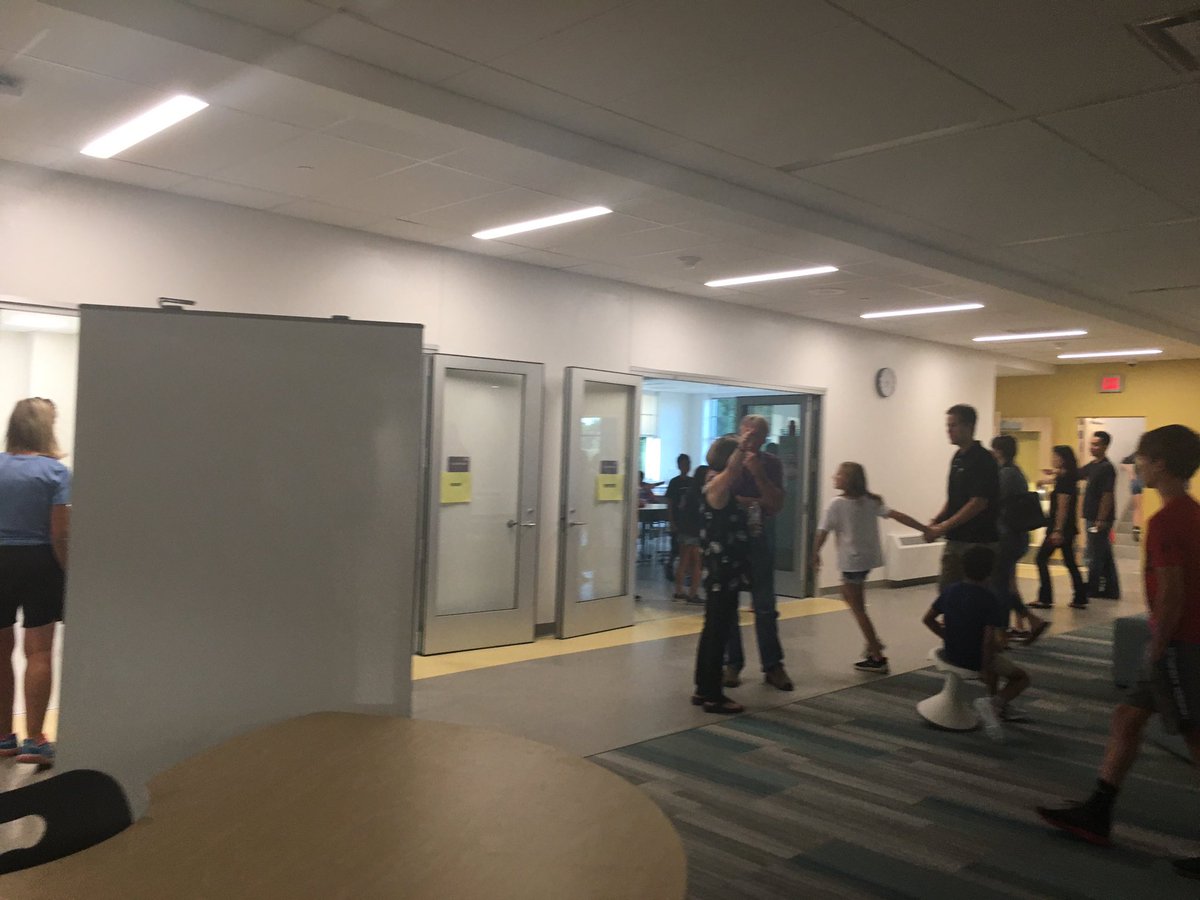 Richfieldbranch's tweet photo. Loving the common/creative learning areas at new Bath School @RevereLocal @BathElementary. #mywishlist #bigclass #conferencerooms #flexspace https://t.co/4N9tvvMhAo