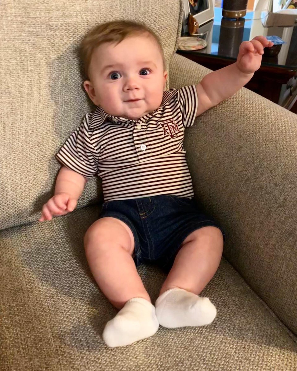 KClou11's tweet photo. Gameday ready for my first @TAMU football game! Class of 2041! 👍🏼 https://t.co/mulw7in58C