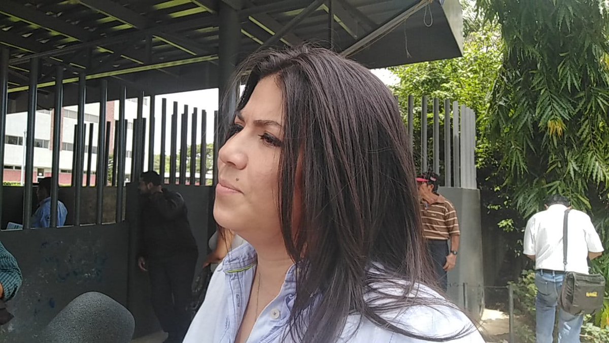 MarthaVasquezLP's tweet photo. Tras maratónico juicio de mas de 10 horas,  declaran culpable a abogada y defensora de derechos humanos María Oviedo. Lectura de sentencia será el 2 de septiembre.  Mantienen medidas alternas a la prisión. @laprensa https://t.co/IdjrwUQILp
