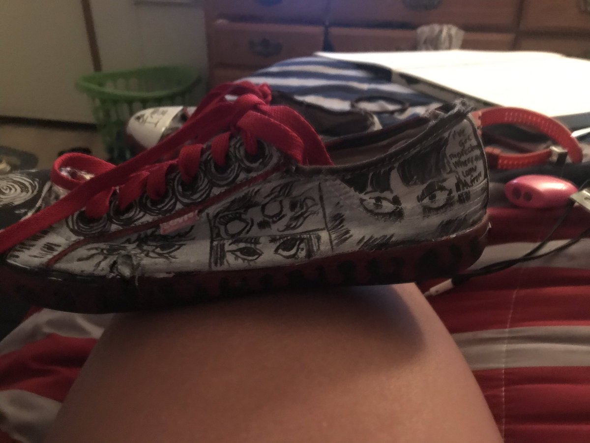 tomie shoes i painted(it took me way too long to find this thread again)