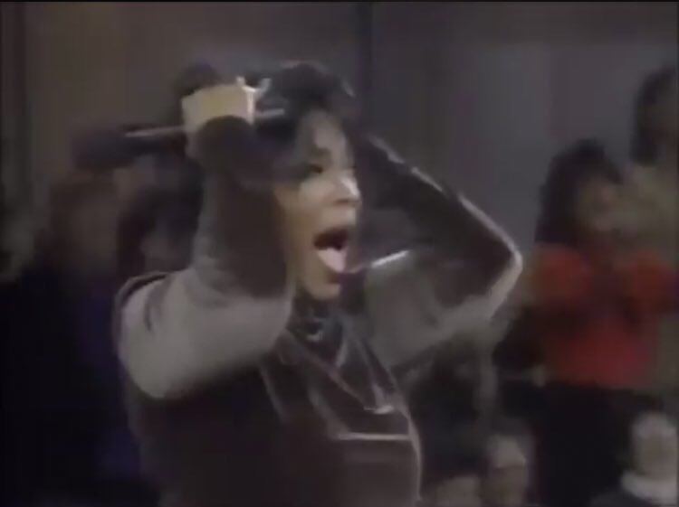 ddaalsegno_'s tweet image. I JUST MET CHUU- SHE SAID LOONA THE BALLAD FILES WERE DELETED AND ITS NEVER BEING RELEASED