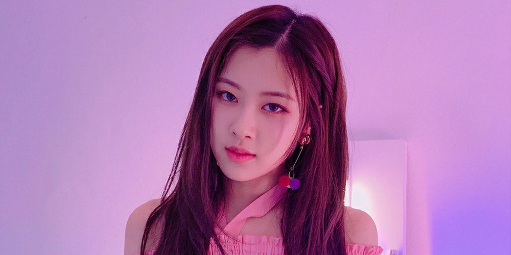 Как выглядит розе из блэк пинка. Розэ blackpink. Розэ blackpink. Блэк пинк rose. Розэ blackpink.