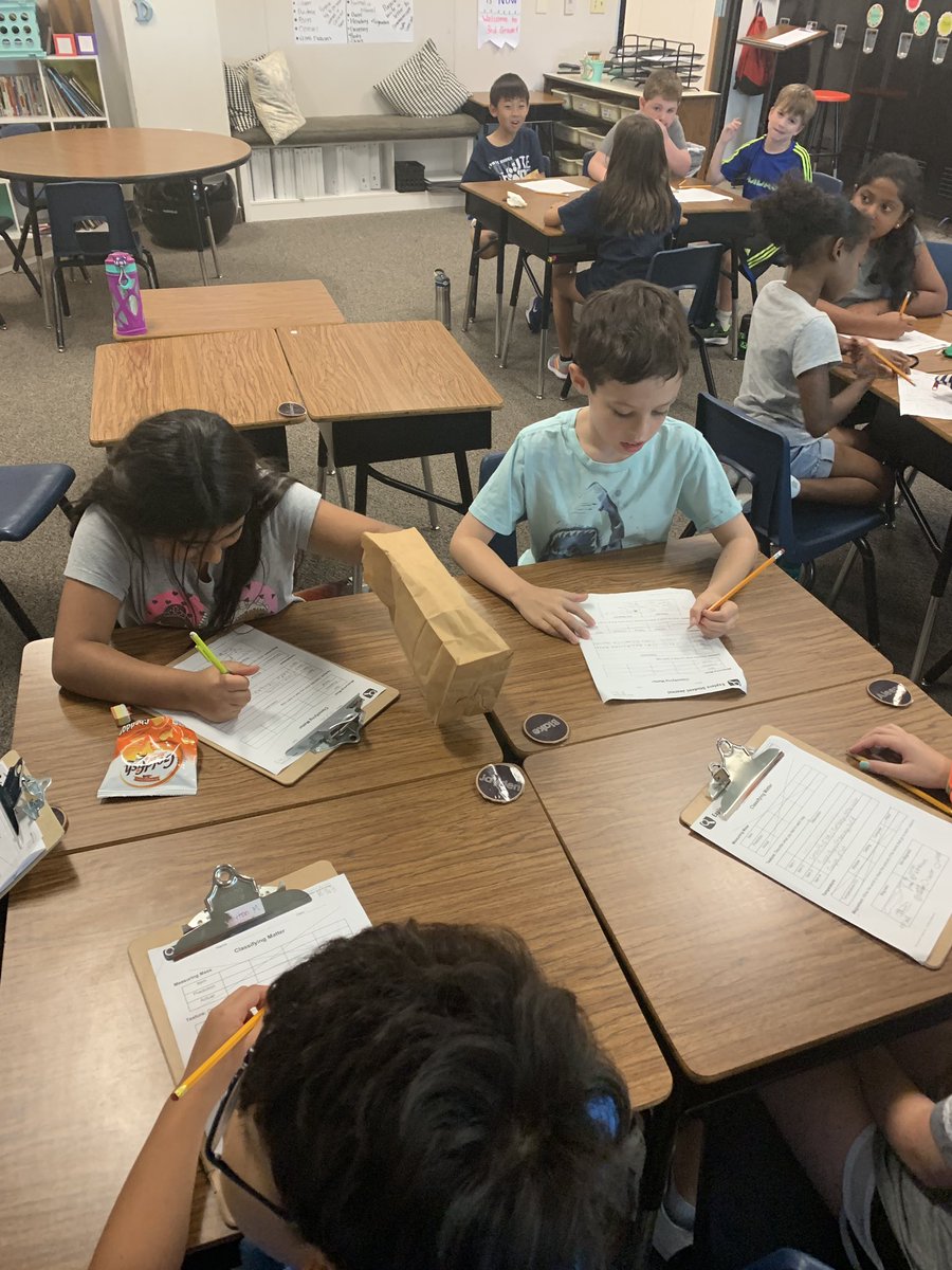 MsCliffordHES's tweet photo. We love to synergize as we learn about Properties of Matter!❤️⏳🦠 #CREleads #ThirdGradeIsFun #Texture https://t.co/xcvQR4fiHj