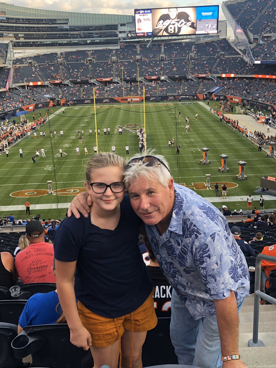 ChefCDT's tweet photo. #bearsphotos #bearphotos #bigscreen https://t.co/ax3CYYWmv4