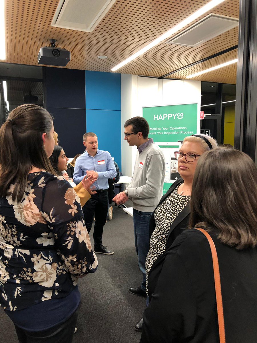 codelikeagirlau's tweet photo. 🤩Experts sharing their suggestions and keeping the energy high at the careers corner by @HappyCo 
#CLGCrackingTech #CodeLikeaGirlAU #CLGForce https://t.co/EaYo3OhDXl