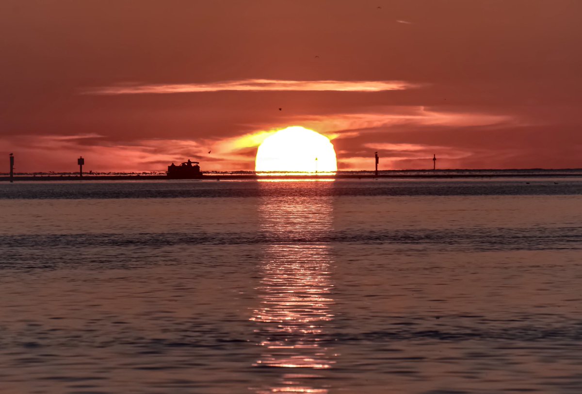 FloridianCreat1's tweet photo. 🖖🏼🌞🖖🏼 @StormHour @RealSaltLife @ThePhotoHour @EarthandClouds @EarthandClouds2 ✌🏼🌞✌🏼 https://t.co/W6phhS8X5W
